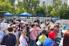 В ЮЗАО столицы автоинспекторы провели профилактический урок со школьниками