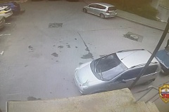 Сотрудники уголовного розыска столичного района Ясенево по горячим следам задержали подозреваемого в угоне автомобиля
