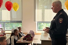 На юго-западе столицы автоинспекторы провели профилактическое мероприятие «Снова в школу»