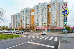 На юго-западе Москвы благоустроили проезд между Старобитцевской улицей и МКАД