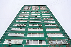 Дом, в котором находится библиотека, отремонтировали на ул. Новаторов