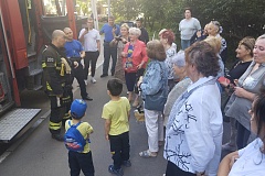 Пожарные провели занятие в Ясенево 